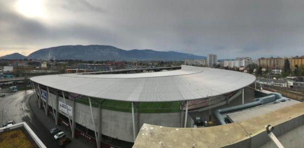 Une centrale solaire sur le toit du stade de Genève